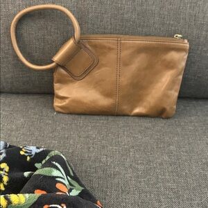 Elegant Tan Leather Clutch